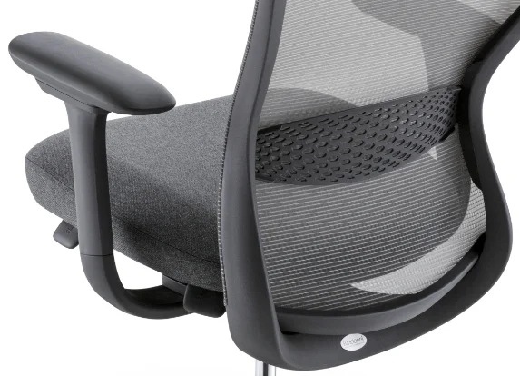 Silla Director Modelo Moon, Brazos 4D, soporte lumbar ajustable, syncrom activado por peso, columna ajustable, patas de nylon grafito